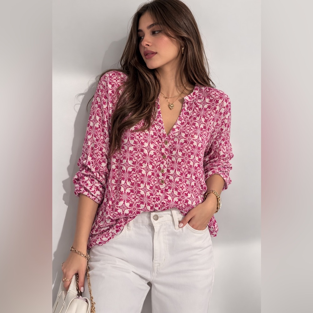 Grand & Green Pink White Print Blouse Women’s Size S 3/4 Sleeve Henley Top